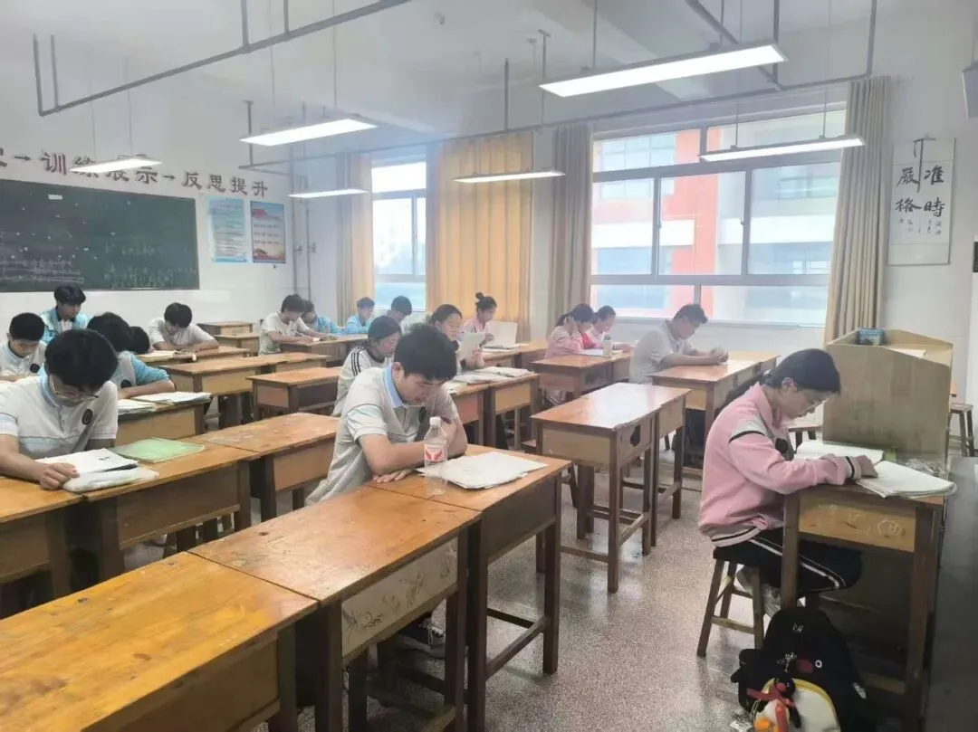 毕业季|中考次日:放平心态,稳扎稳打-第13张图片-四季读书网 毕业季|中考次日:放平心态,稳扎稳打-第13张图片-四季读书网