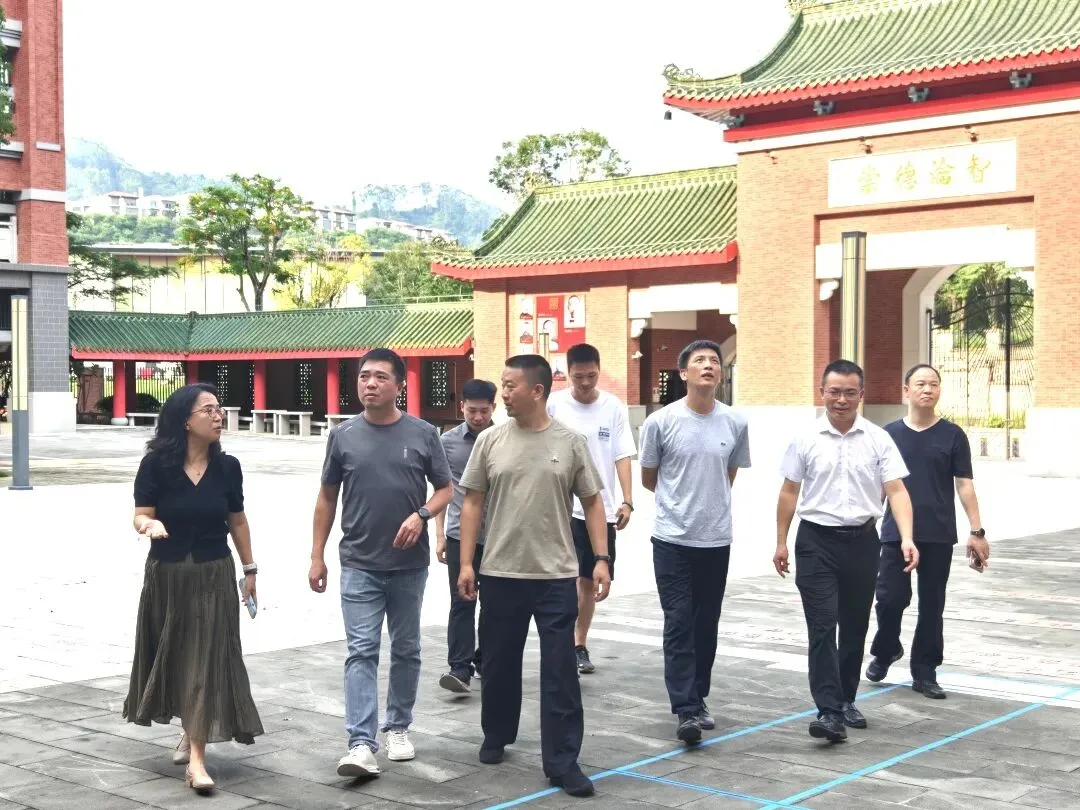 筑牢中考考点安全防线,深耕教联体协同共育——荔湖派出所领导莅临我校初中校区指导工作-第7张图片-四季读书网
