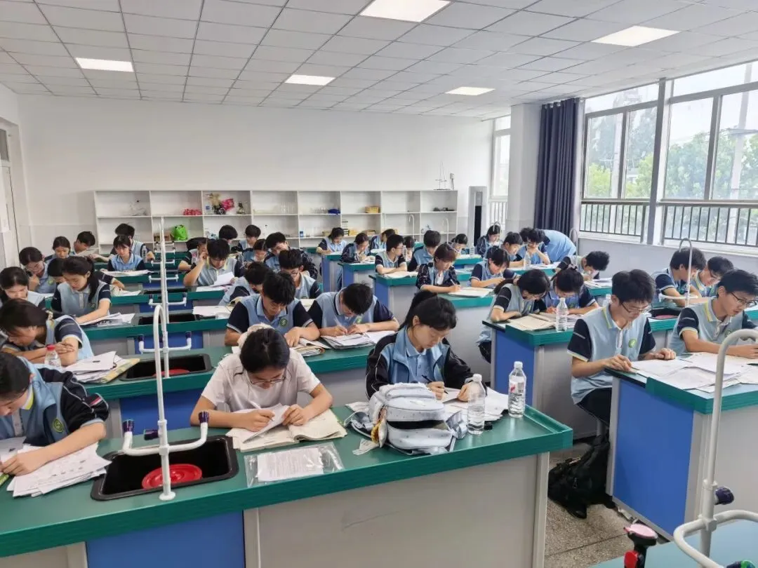 【幸福涑河—护航中考,为梦守望】临沂涑河实验学校2026年中考纪实-第3张图片-四季读书网