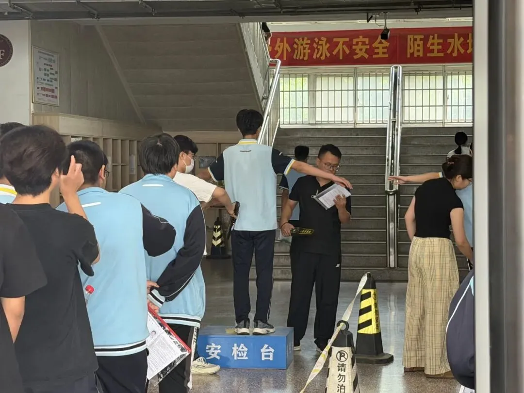 【幸福涑河—护航中考,为梦守望】临沂涑河实验学校2026年中考纪实-第7张图片-四季读书网