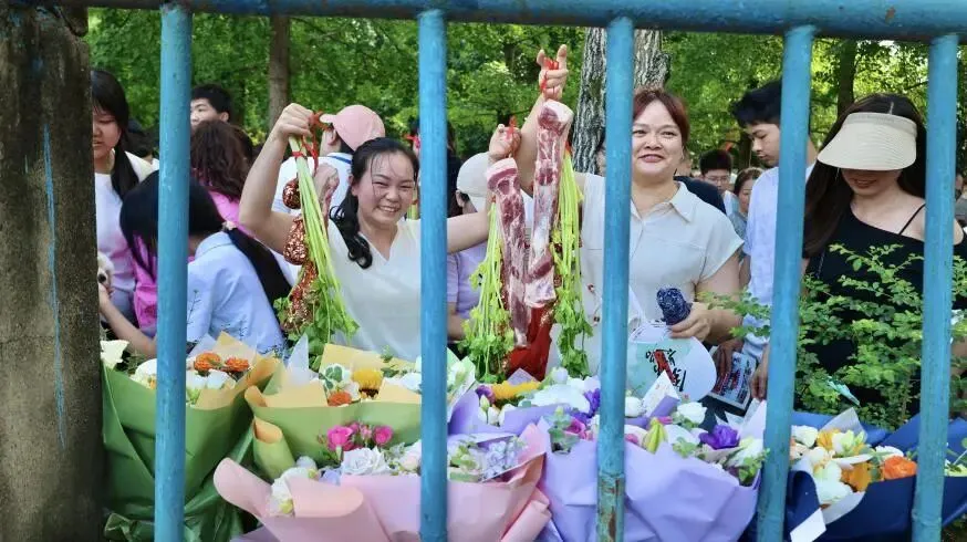 中考收官,成长不止-第21张图片-四季读书网 中考收官,成长不止-第21张图片-四季读书网