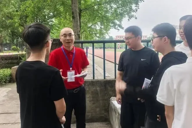 中考收官,成长不止-第29张图片-四季读书网 中考收官,成长不止-第29张图片-四季读书网