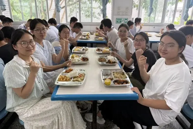 中考收官,成长不止-第32张图片-四季读书网 中考收官,成长不止-第32张图片-四季读书网