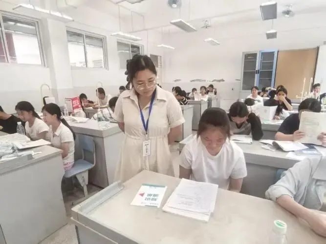 中考收官,成长不止-第35张图片-四季读书网 中考收官,成长不止-第35张图片-四季读书网