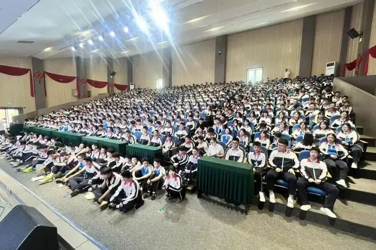 中考收官,成长不止-第39张图片-四季读书网 中考收官,成长不止-第39张图片-四季读书网