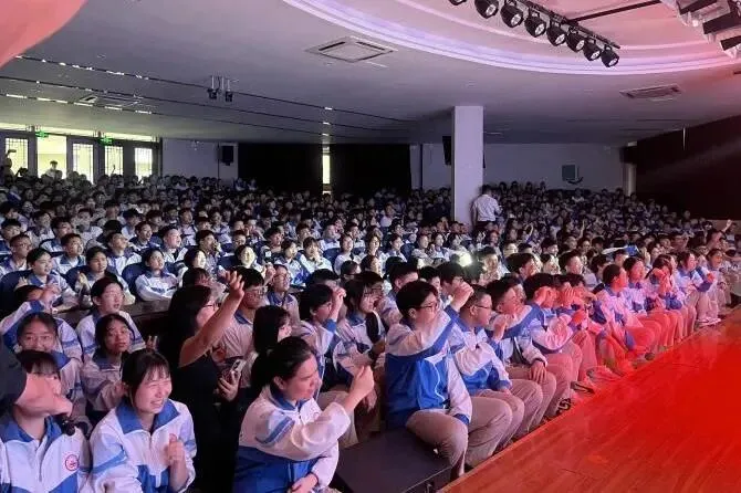 中考收官,成长不止-第40张图片-四季读书网 中考收官,成长不止-第40张图片-四季读书网