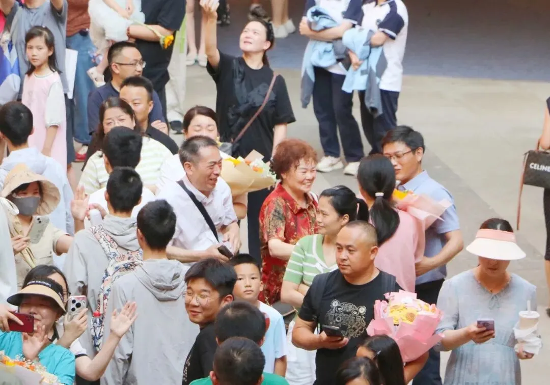 中考凯旋丨初三旅程圆满收官,人生全新副本即将解锁!-第45张图片-四季读书网 中考凯旋丨初三旅程圆满收官,人生全新副本即将解锁!-第45张图片-四季读书网