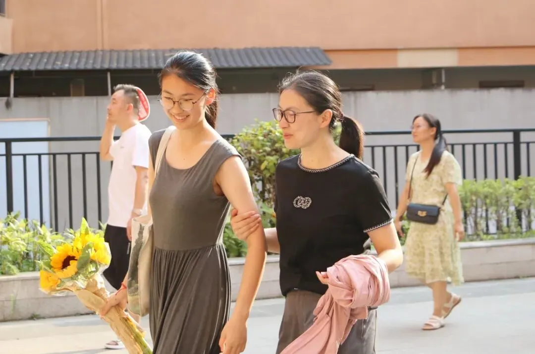中考凯旋丨初三旅程圆满收官,人生全新副本即将解锁!-第55张图片-四季读书网 中考凯旋丨初三旅程圆满收官,人生全新副本即将解锁!-第55张图片-四季读书网