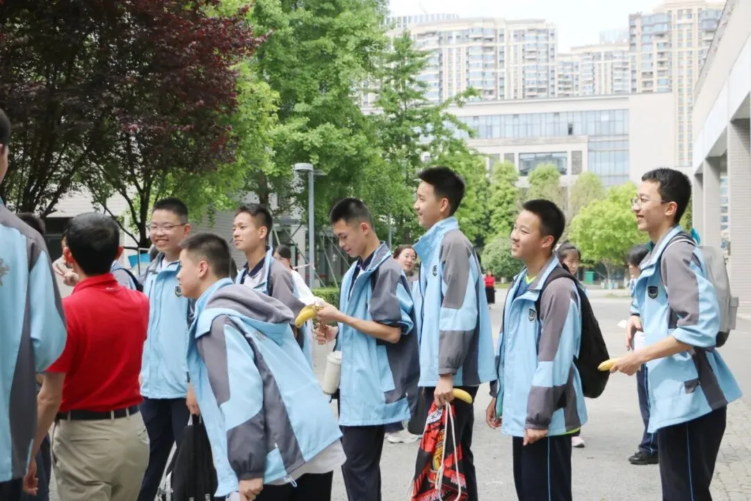 中考凯旋丨初三旅程圆满收官,人生全新副本即将解锁!-第90张图片-四季读书网 中考凯旋丨初三旅程圆满收官,人生全新副本即将解锁!-第90张图片-四季读书网