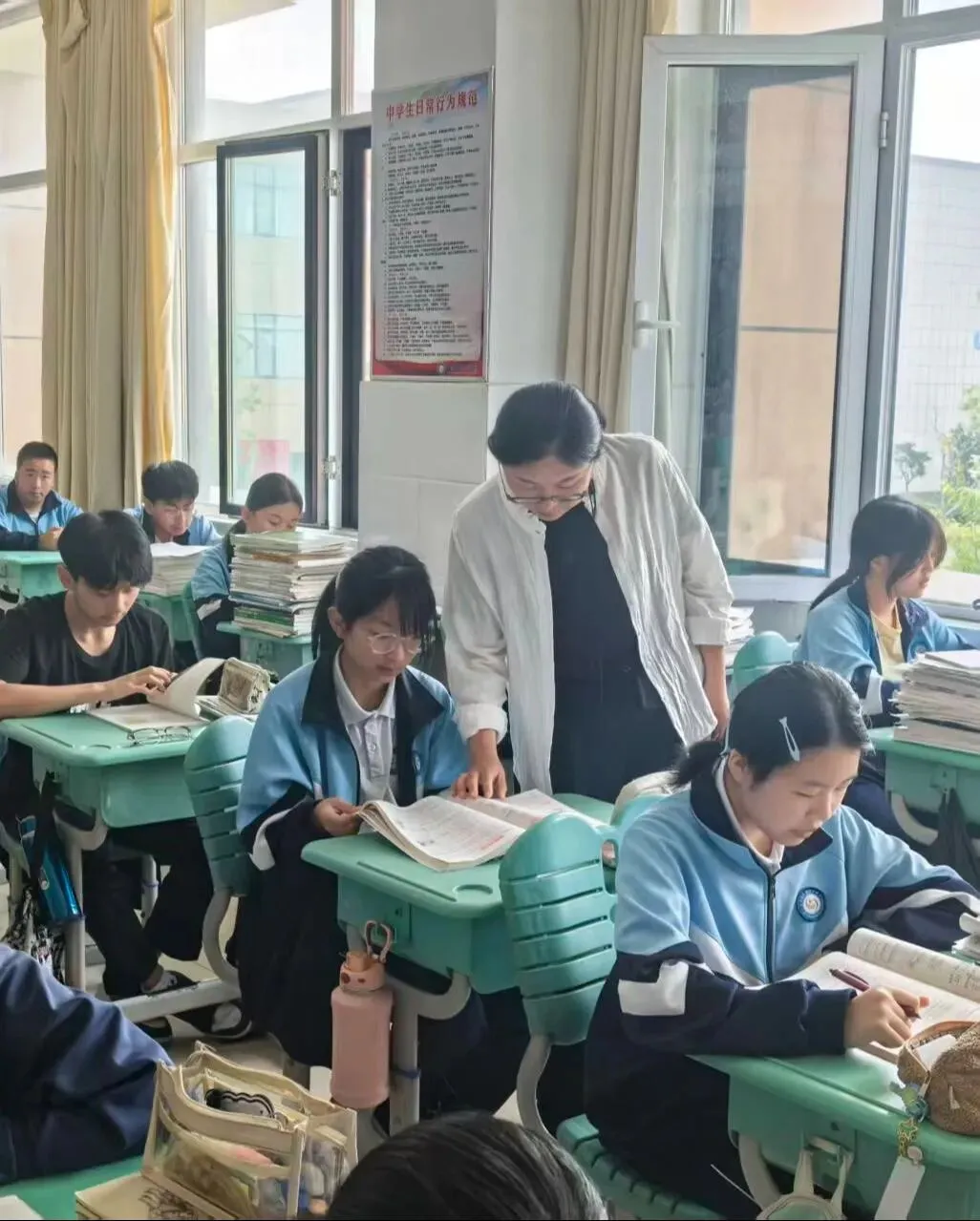 以爱为盾 护航中考——五莲县北京路中学暖心守护,为梦想助力!-第8张图片-四季读书网 以爱为盾 护航中考——五莲县北京路中学暖心守护,为梦想助力!-第8张图片-四季读书网