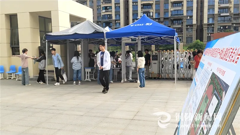 中考首日!铜陵考场外的一幕幕!-第10张图片-四季读书网 中考首日!铜陵考场外的一幕幕!-第10张图片-四季读书网