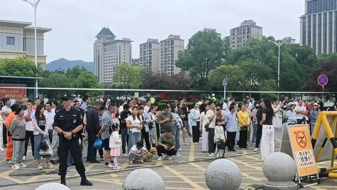 现场直击!东至中考,开考-第6张图片-四季读书网 现场直击!东至中考,开考-第6张图片-四季读书网