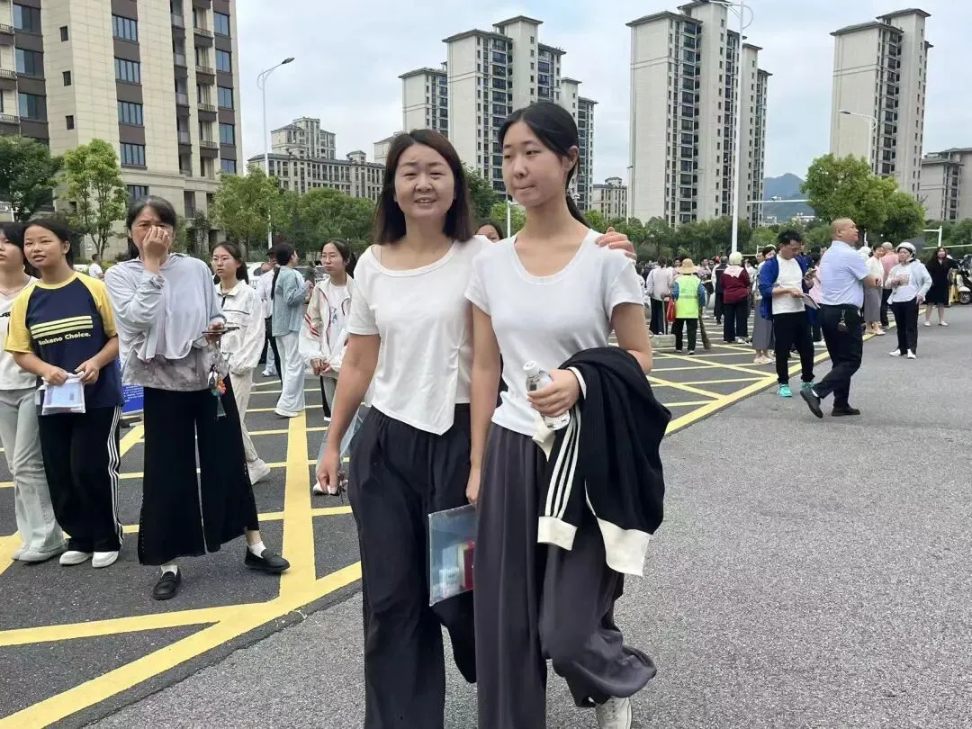 现场直击!东至中考,开考-第9张图片-四季读书网 现场直击!东至中考,开考-第9张图片-四季读书网