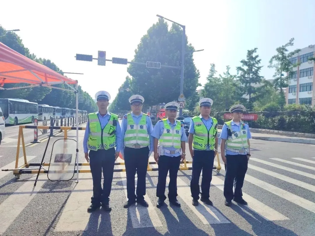 东海县第二中学考点:中考首日平稳有序 温情护航学子逐梦-第19张图片-四季读书网 东海县第二中学考点:中考首日平稳有序 温情护航学子逐梦-第19张图片-四季读书网