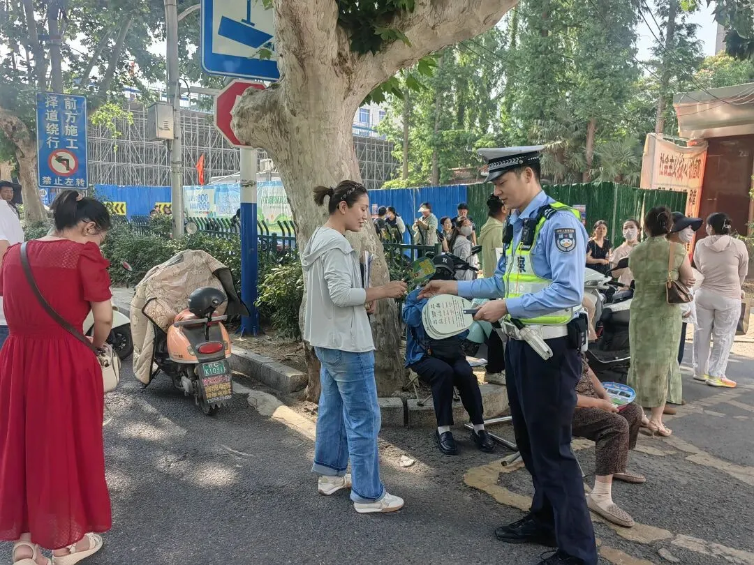 中考启幕,蚌埠交警“护考模式”再上线!|护航中考 交警同行-第12张图片-四季读书网 中考启幕,蚌埠交警“护考模式”再上线!|护航中考 交警同行-第12张图片-四季读书网