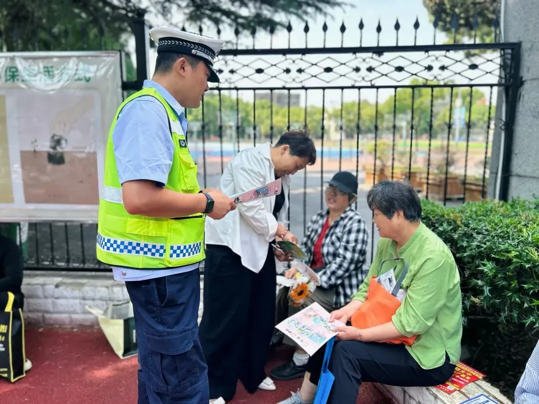 中考启幕,蚌埠交警“护考模式”再上线!|护航中考 交警同行-第14张图片-四季读书网 中考启幕,蚌埠交警“护考模式”再上线!|护航中考 交警同行-第14张图片-四季读书网