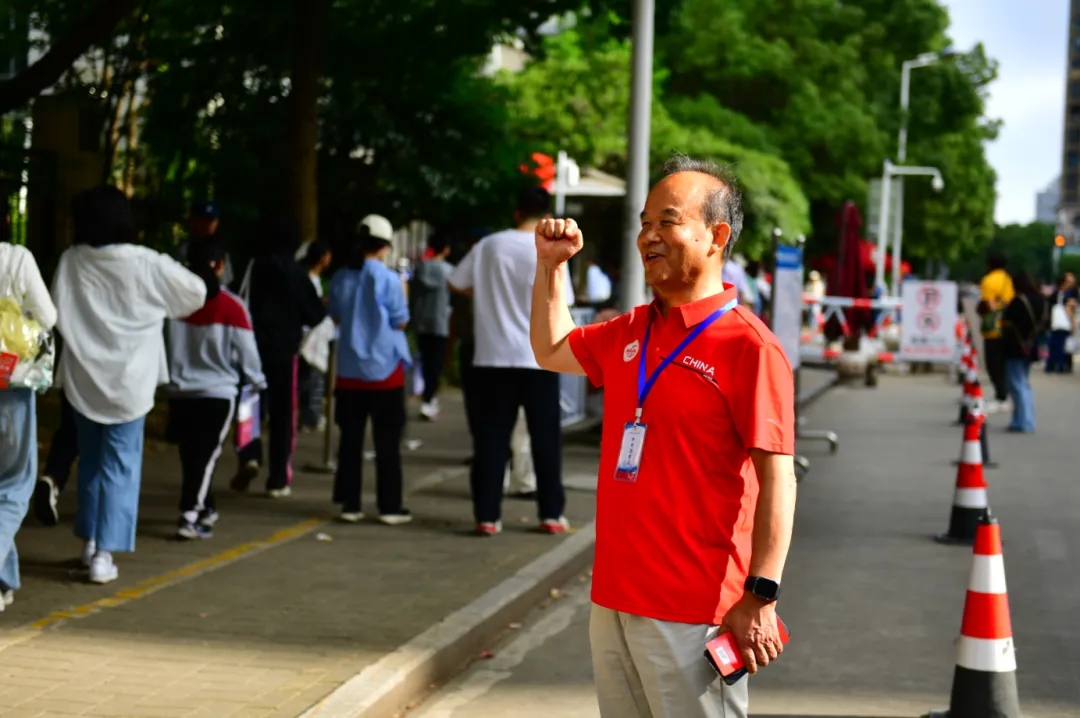 快看!2026年安徽中考作文题最新出炉!附中考作文五等级评分标准及扣分原则-第23张图片-四季读书网 快看!2026年安徽中考作文题最新出炉!附中考作文五等级评分标准及扣分原则-第23张图片-四季读书网