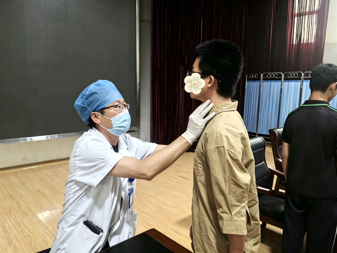 护航中考,守护成长——五团分院圆满完成2026年中考体检工作-第3张图片-四季读书网 护航中考,守护成长——五团分院圆满完成2026年中考体检工作-第3张图片-四季读书网