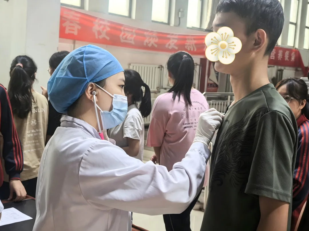 护航中考,守护成长——五团分院圆满完成2026年中考体检工作-第6张图片-四季读书网 护航中考,守护成长——五团分院圆满完成2026年中考体检工作-第6张图片-四季读书网