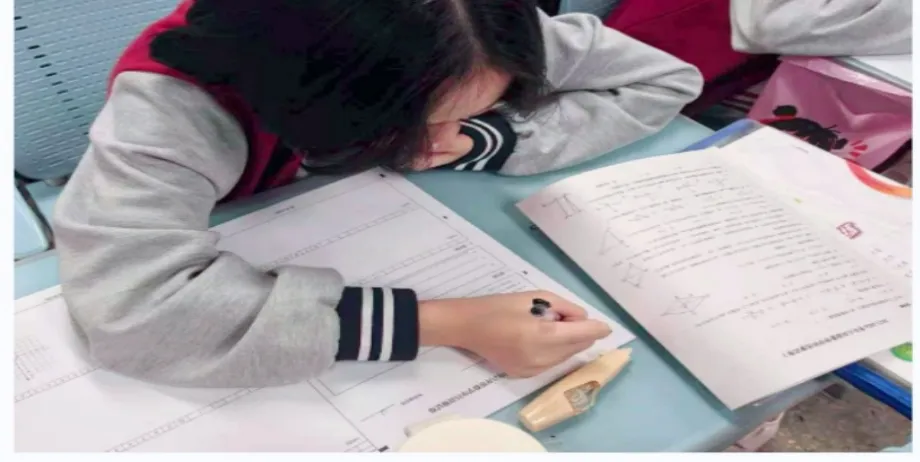 【超德教研】一张试卷,炸出多少“隐藏学霸”?超德中学数学竞赛“英雄榜”发布-第9张图片-四季读书网 【超德教研】一张试卷,炸出多少“隐藏学霸”?超德中学数学竞赛“英雄榜”发布-第9张图片-四季读书网
