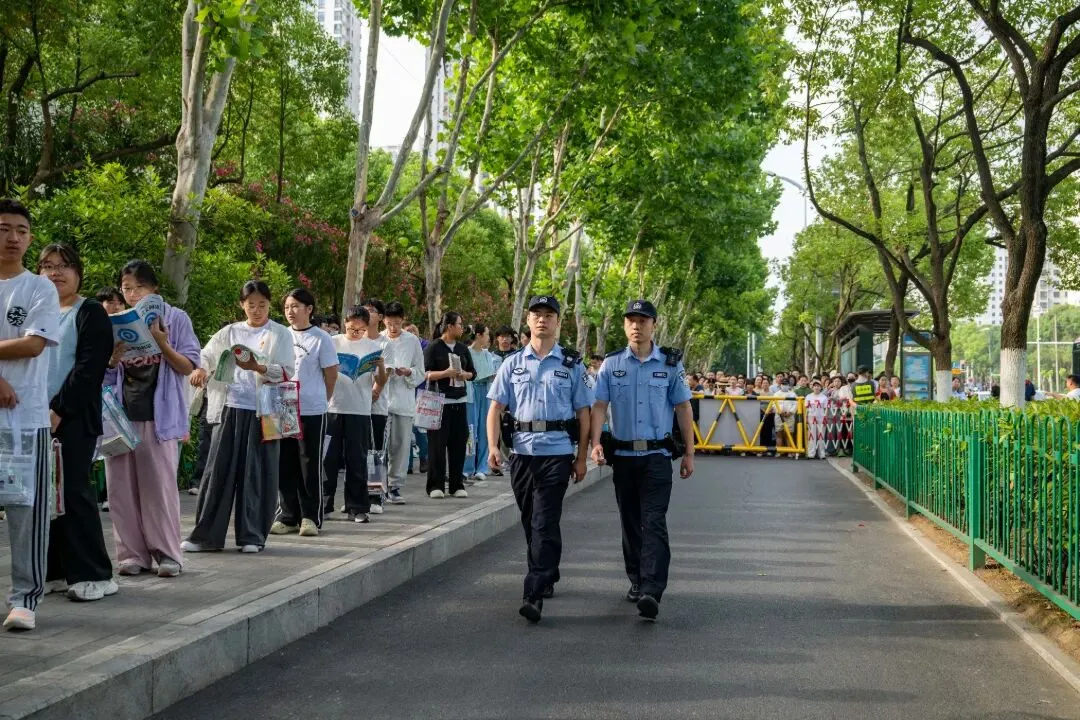护航中考 | “警”随中考,全力以“护”!包河公安护航梦想启程!-第20张图片-四季读书网 护航中考 | “警”随中考,全力以“护”!包河公安护航梦想启程!-第20张图片-四季读书网