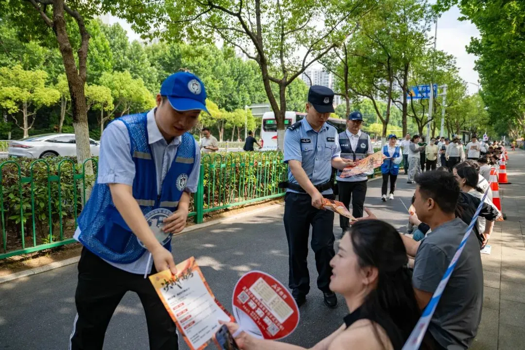 护航中考 | “警”随中考,全力以“护”!包河公安护航梦想启程!-第28张图片-四季读书网 护航中考 | “警”随中考,全力以“护”!包河公安护航梦想启程!-第28张图片-四季读书网
