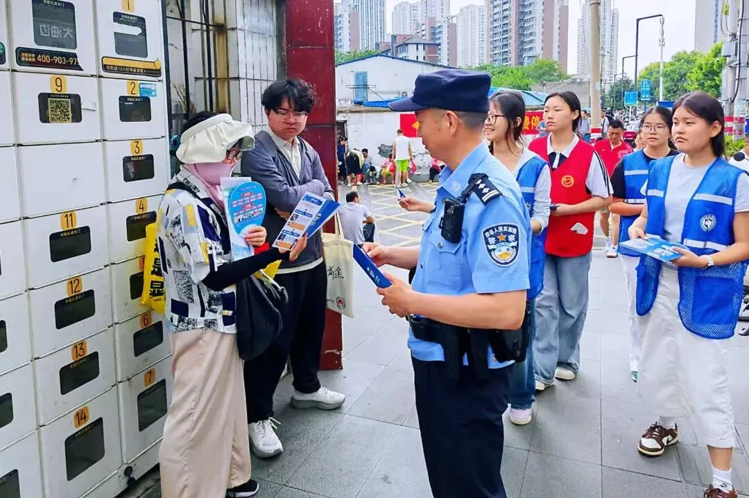 护航中考 | “警”随中考,全力以“护”!包河公安护航梦想启程!-第29张图片-四季读书网 护航中考 | “警”随中考,全力以“护”!包河公安护航梦想启程!-第29张图片-四季读书网
