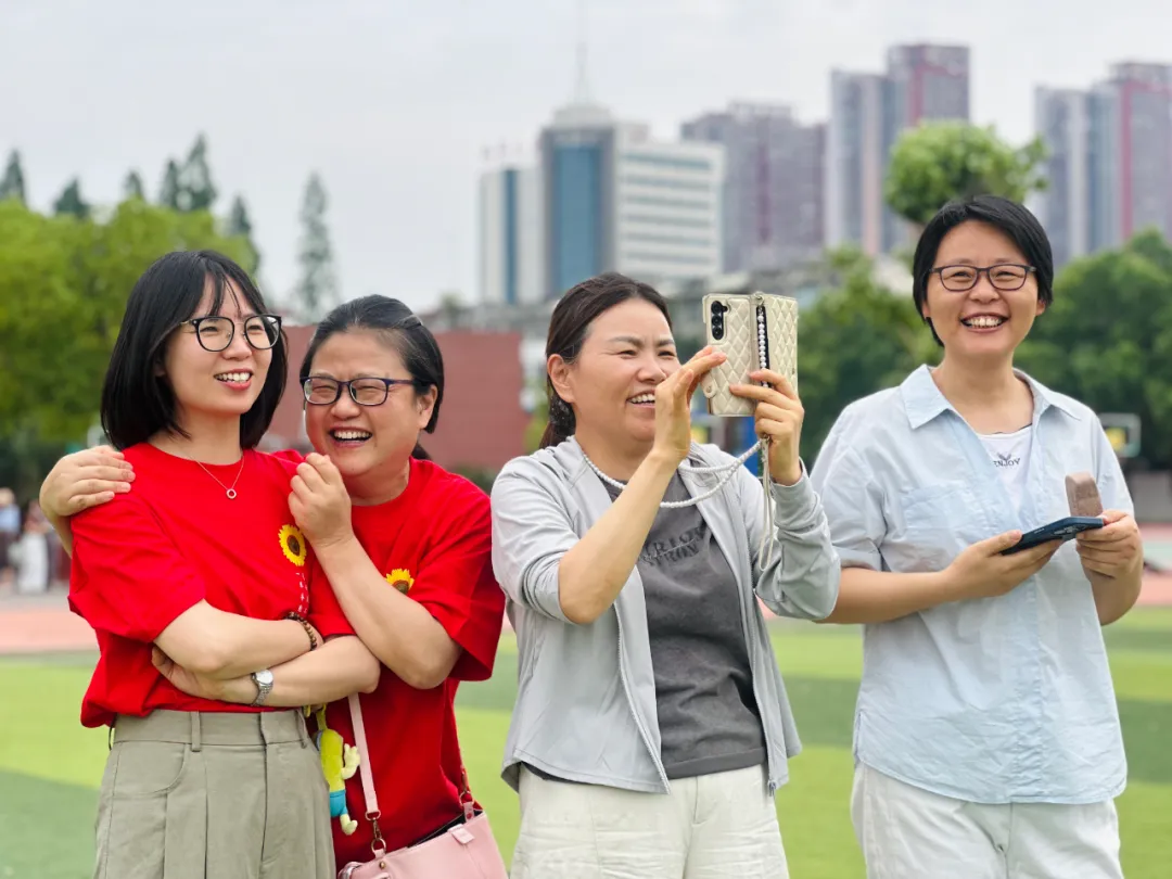 中考第二天丨一首藏头诗,满腔教育情-第3张图片-四季读书网 中考第二天丨一首藏头诗,满腔教育情-第3张图片-四季读书网