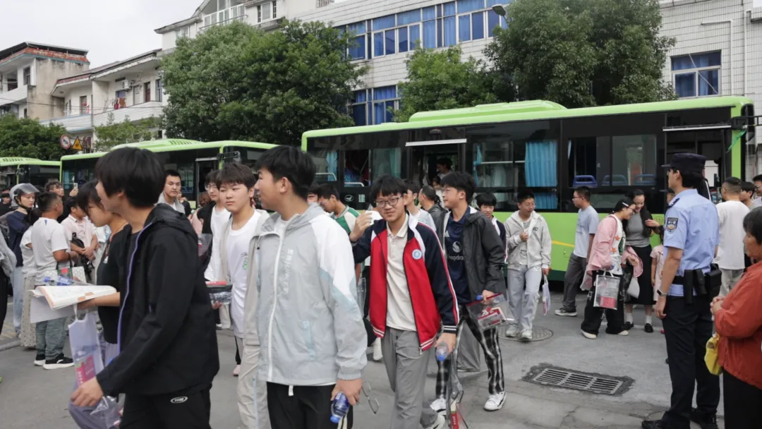 今天旌德中考首日-第10张图片-四季读书网