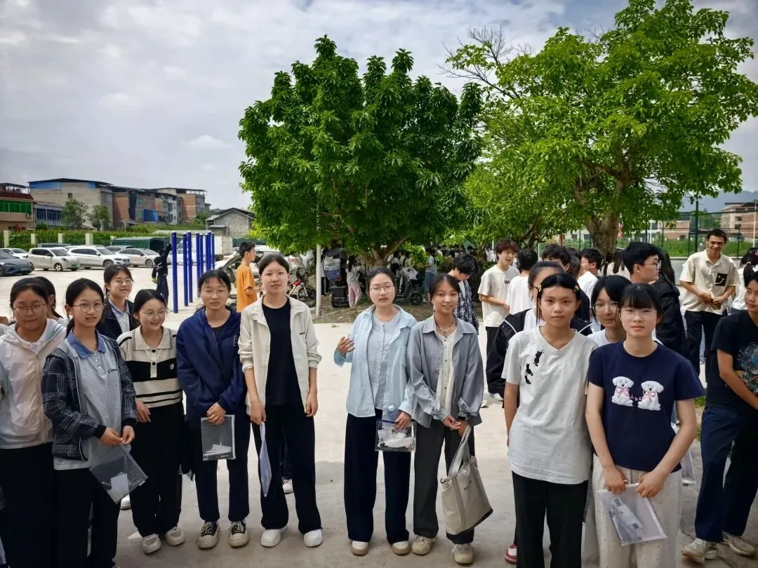 中考第三天(陪考日记)-第4张图片-四季读书网