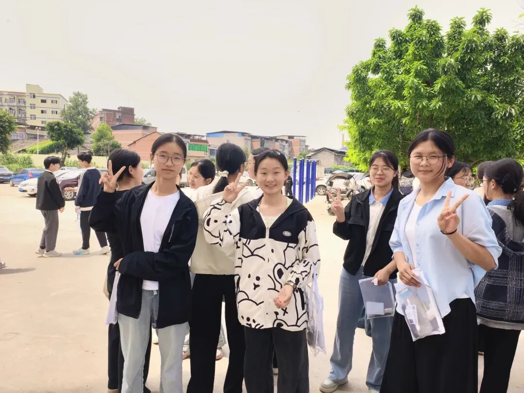 中考第三天(陪考日记)-第6张图片-四季读书网