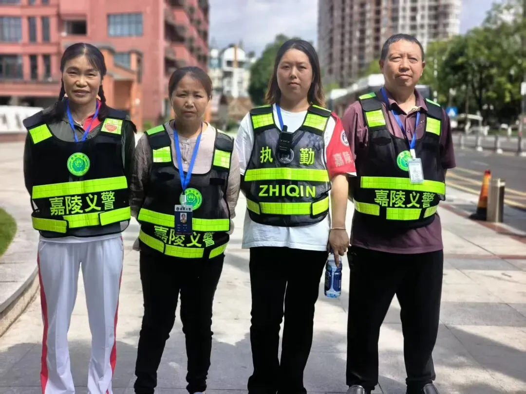 中考护航圆满收官 | 嘉陵义警协会、爱心应急救援协会全力守护逐梦之路-第8张图片-四季读书网 中考护航圆满收官 | 嘉陵义警协会、爱心应急救援协会全力守护逐梦之路-第8张图片-四季读书网