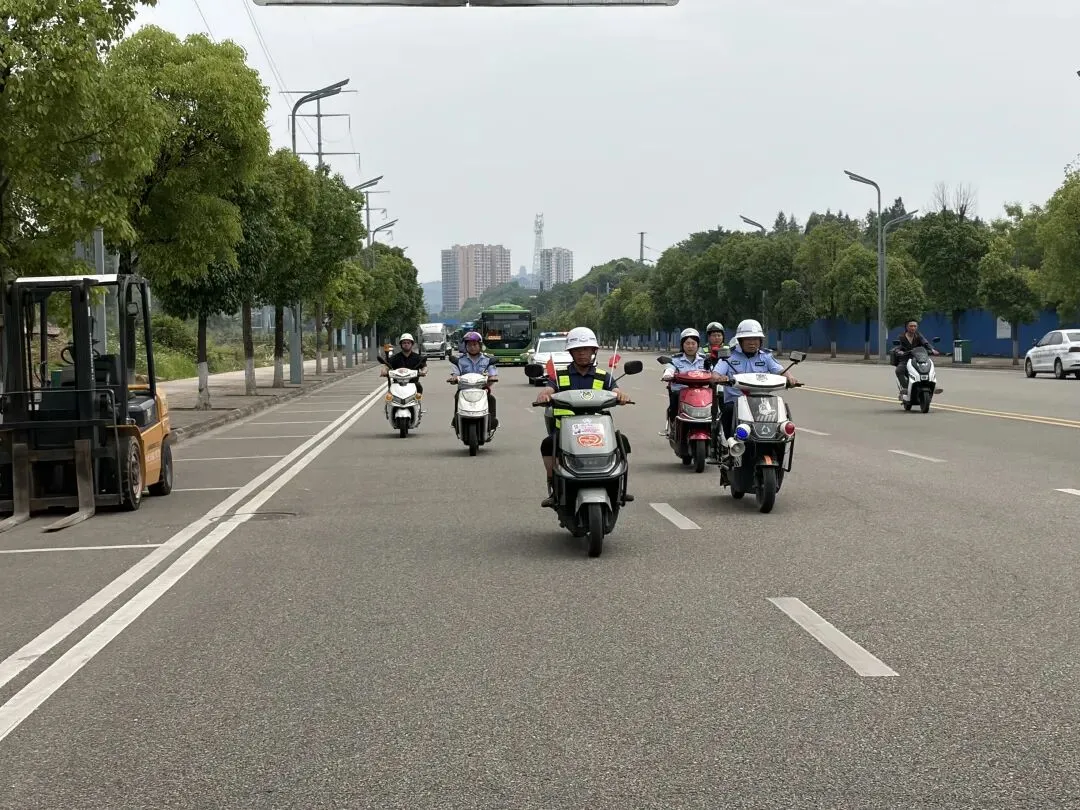 中考护航圆满收官 | 嘉陵义警协会、爱心应急救援协会全力守护逐梦之路-第10张图片-四季读书网 中考护航圆满收官 | 嘉陵义警协会、爱心应急救援协会全力守护逐梦之路-第10张图片-四季读书网