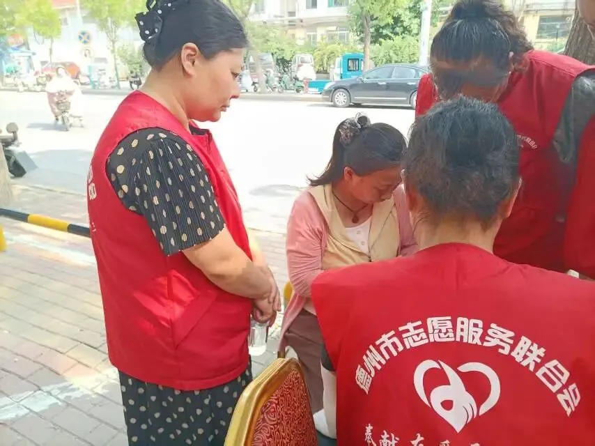 凝心聚力助中考,志愿温情暖考场——记二中助考点-第8张图片-四季读书网