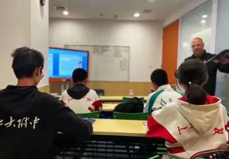 看完今年高考试卷,我想说暑假做好一件事就够了-第1张图片-四季读书网 看完今年高考试卷,我想说暑假做好一件事就够了-第1张图片-四季读书网