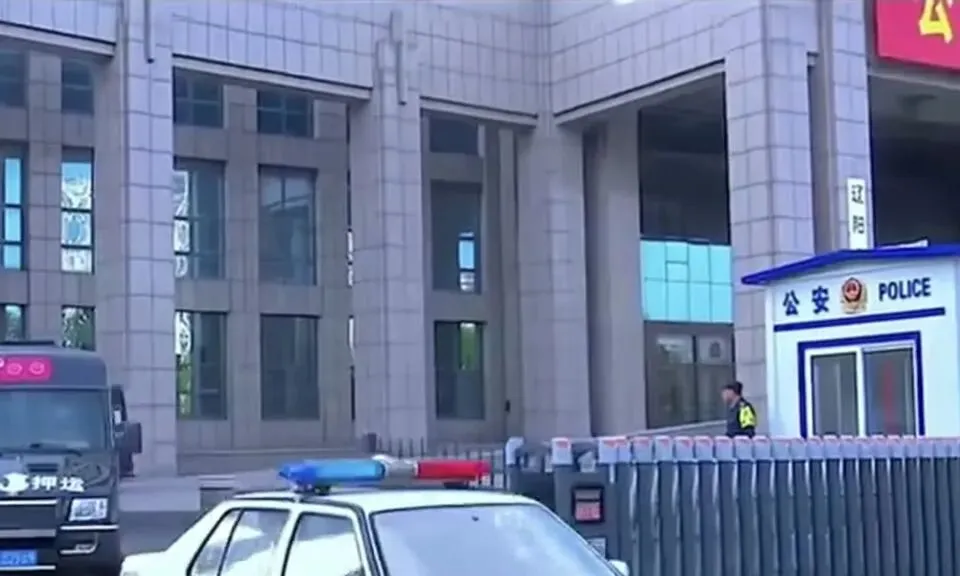 高考试卷押运,没想到比运钞车还硬核-第2张图片-四季读书网