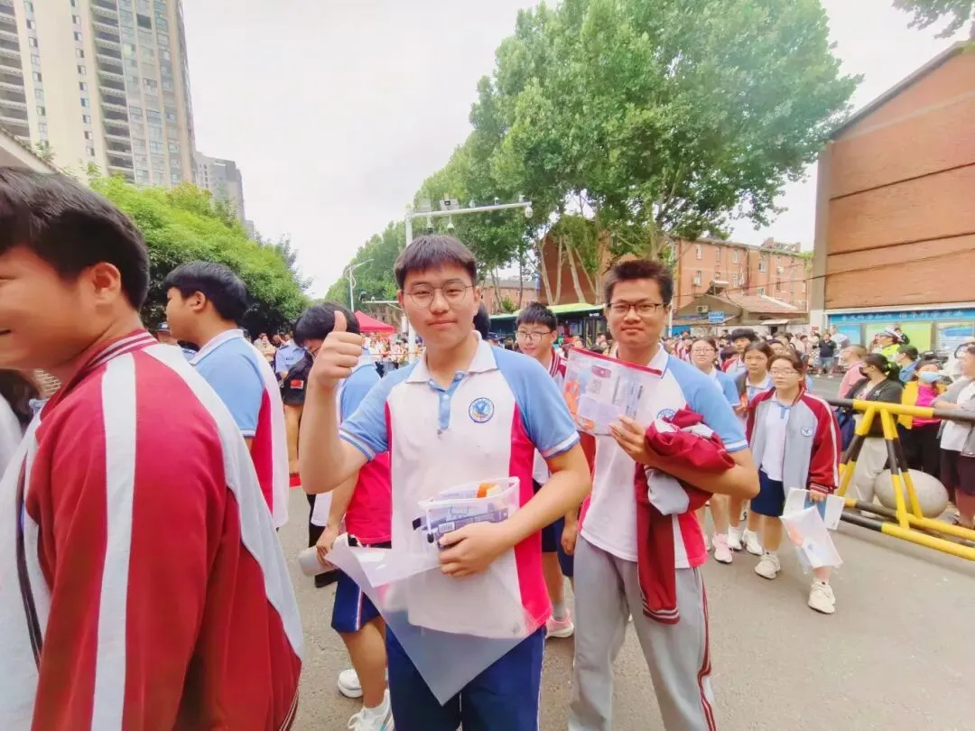 淮安中考首日!少年,加油!-第11张图片-四季读书网 淮安中考首日!少年,加油!-第11张图片-四季读书网