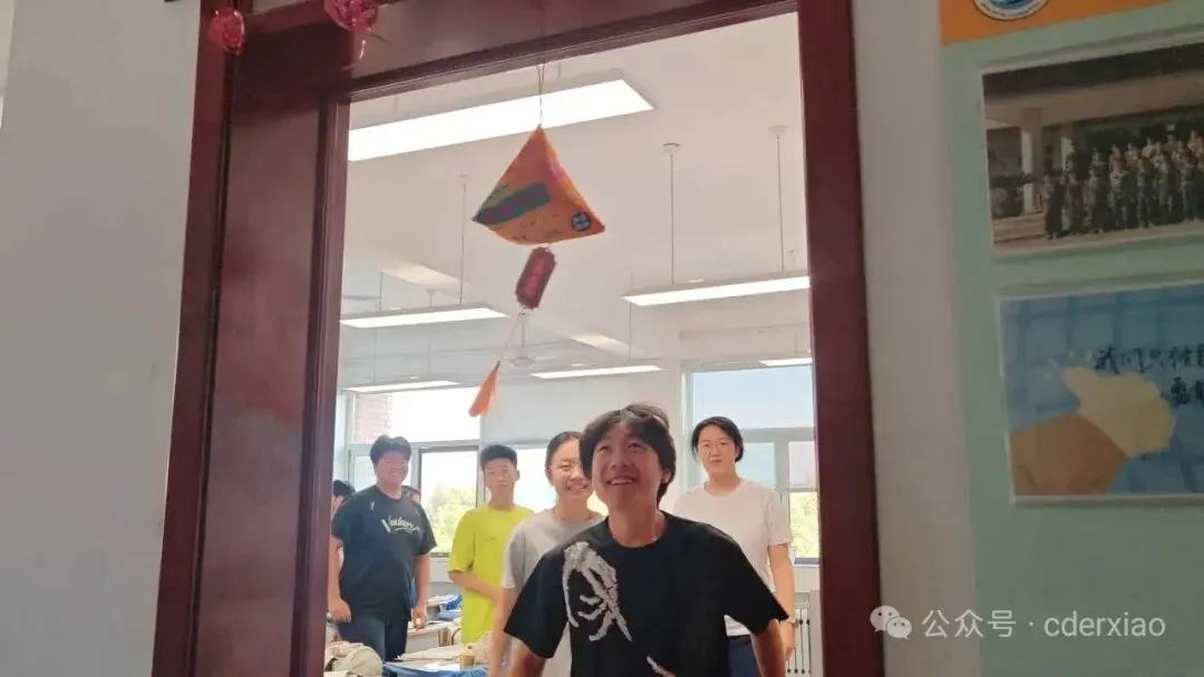 【全环境立德树人·中考纪实】少年扶摇正当时 笔揽星河赴青云——长岛第二实验学校暖心送考,为学子助威-第6张图片-四季读书网