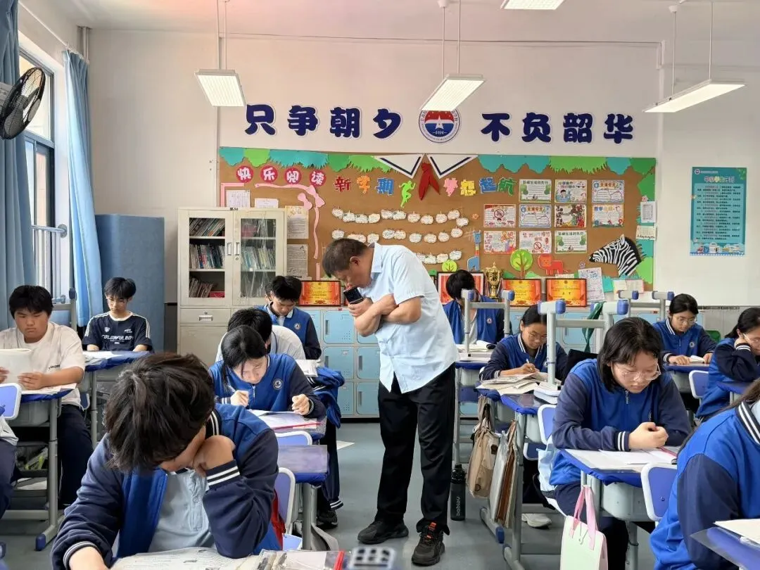 【全环境立德树人·中考纪实】少年扶摇正当时 笔揽星河赴青云——长岛第二实验学校暖心送考,为学子助威-第22张图片-四季读书网