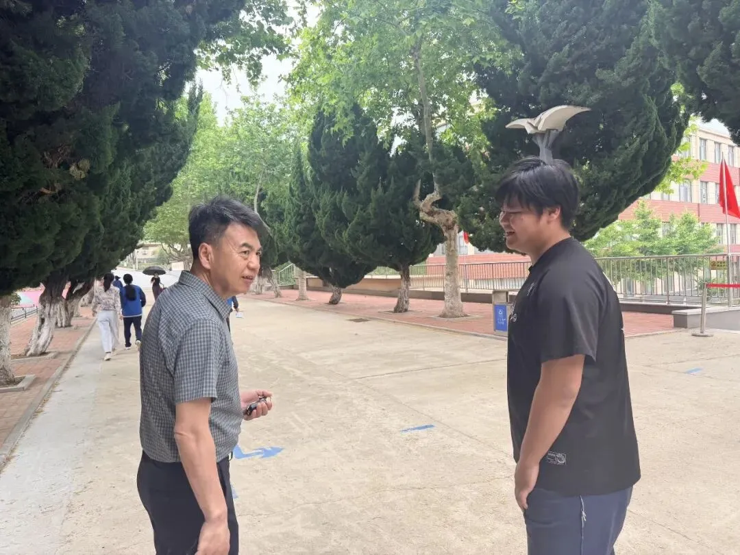 【全环境立德树人·中考纪实】少年扶摇正当时 笔揽星河赴青云——长岛第二实验学校暖心送考,为学子助威-第34张图片-四季读书网