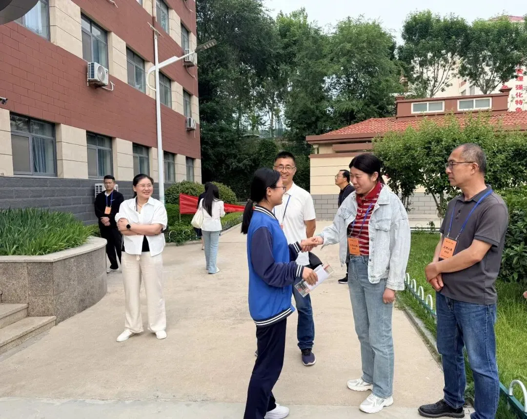 【全环境立德树人·中考纪实】少年扶摇正当时 笔揽星河赴青云——长岛第二实验学校暖心送考,为学子助威-第35张图片-四季读书网