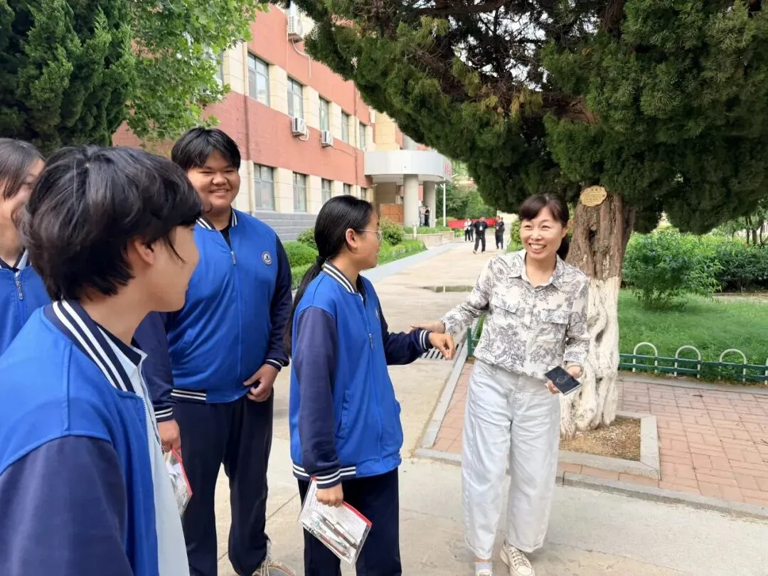 【全环境立德树人·中考纪实】少年扶摇正当时 笔揽星河赴青云——长岛第二实验学校暖心送考,为学子助威-第36张图片-四季读书网