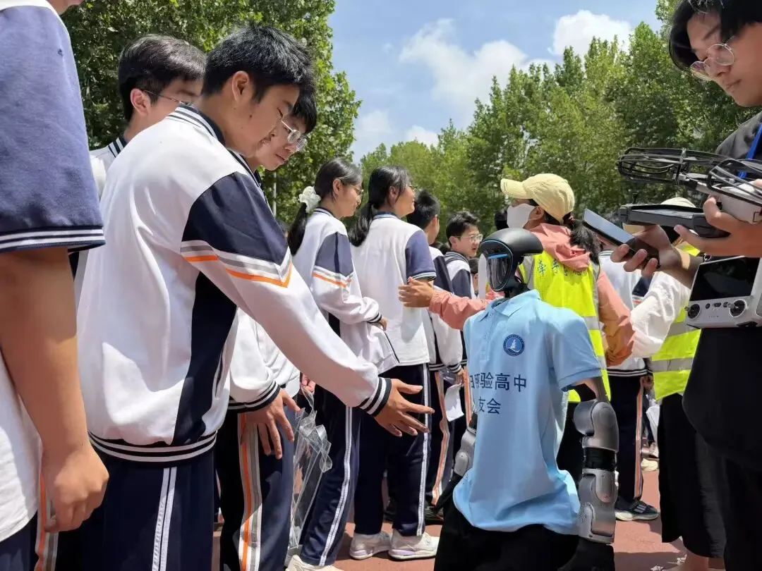 刚刚!中考结束!这一幕幕……-第2张图片-四季读书网 刚刚!中考结束!这一幕幕……-第2张图片-四季读书网