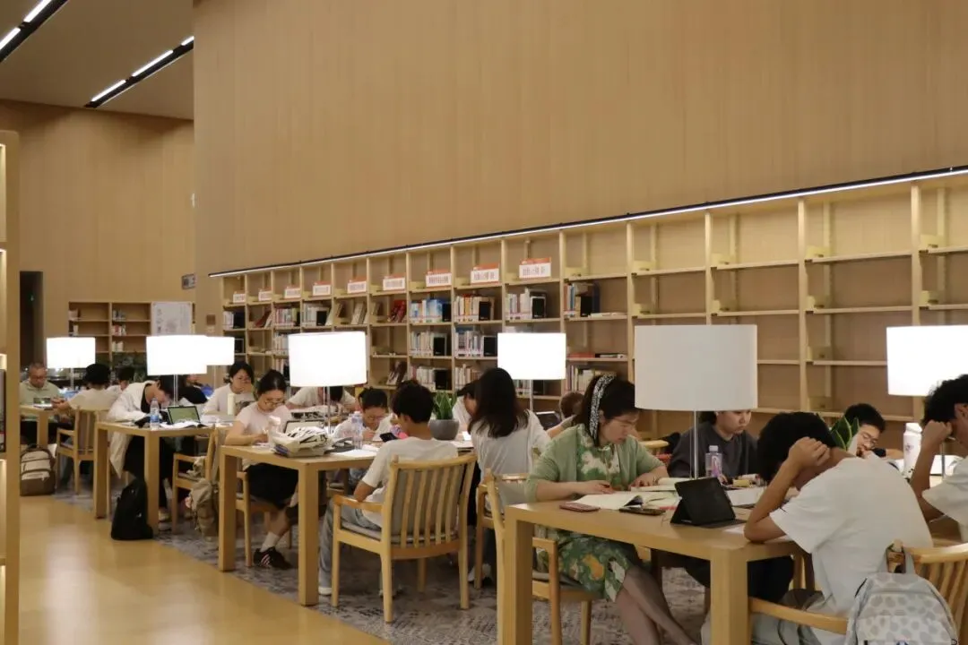 中考启幕,笔墨逐光|阜阳市图书馆祝少年乘风破浪,不负韶华!-第17张图片-四季读书网 中考启幕,笔墨逐光|阜阳市图书馆祝少年乘风破浪,不负韶华!-第17张图片-四季读书网