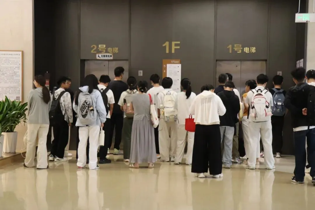 中考启幕,笔墨逐光|阜阳市图书馆祝少年乘风破浪,不负韶华!-第19张图片-四季读书网 中考启幕,笔墨逐光|阜阳市图书馆祝少年乘风破浪,不负韶华!-第19张图片-四季读书网