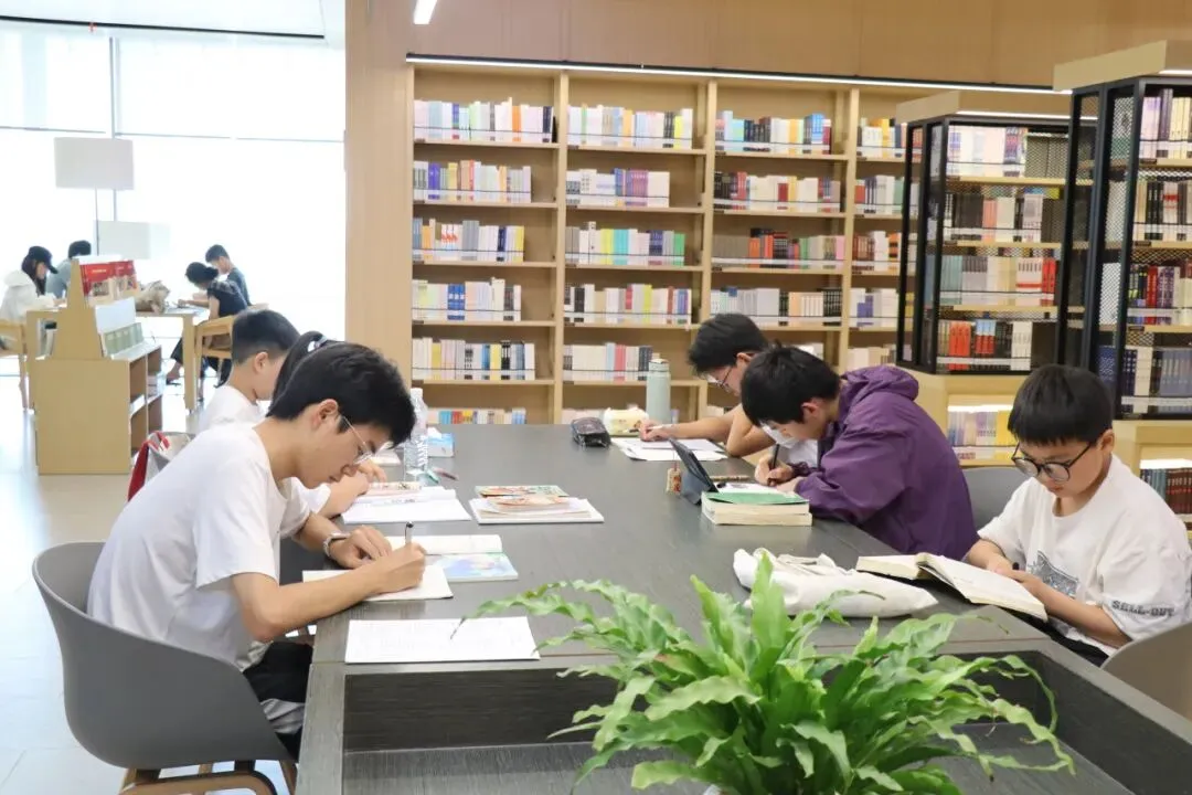 中考启幕,笔墨逐光|阜阳市图书馆祝少年乘风破浪,不负韶华!-第23张图片-四季读书网 中考启幕,笔墨逐光|阜阳市图书馆祝少年乘风破浪,不负韶华!-第23张图片-四季读书网