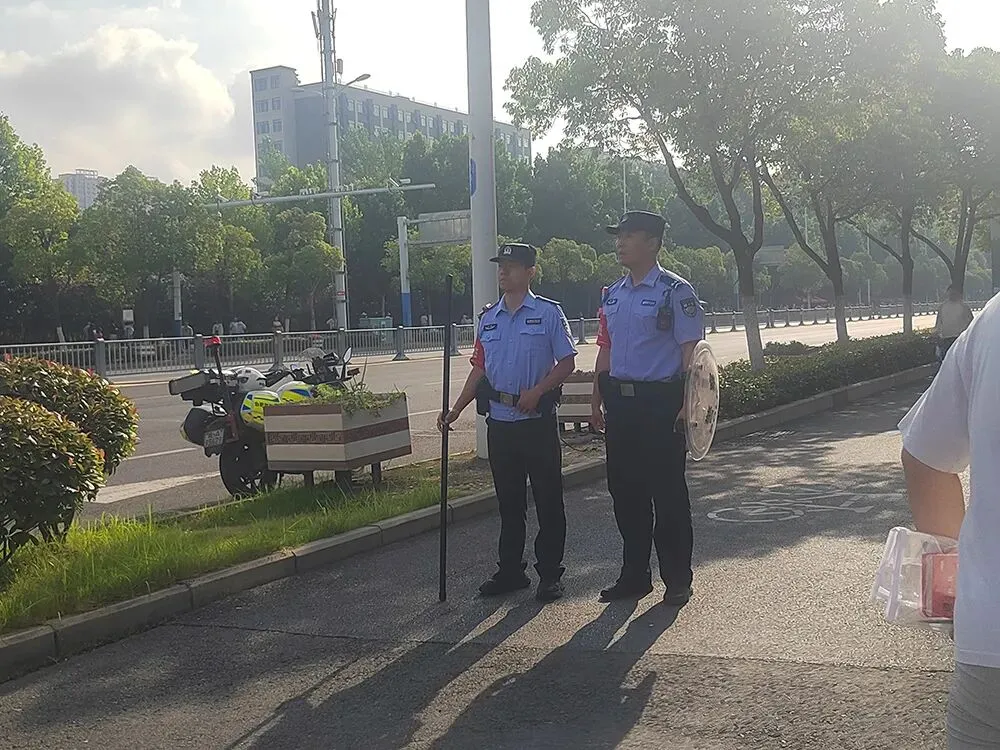 中考首日,磨店社区暖心护航-第13张图片-四季读书网 中考首日,磨店社区暖心护航-第13张图片-四季读书网