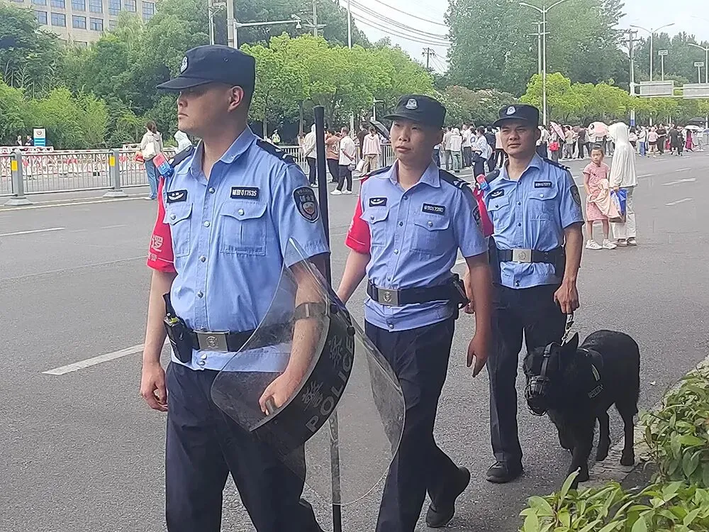 中考首日,磨店社区暖心护航-第17张图片-四季读书网 中考首日,磨店社区暖心护航-第17张图片-四季读书网