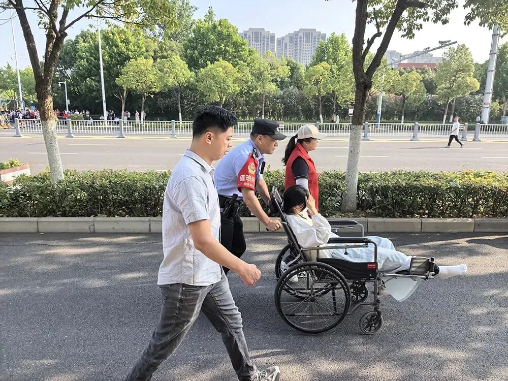 中考首日,磨店社区暖心护航-第21张图片-四季读书网 中考首日,磨店社区暖心护航-第21张图片-四季读书网