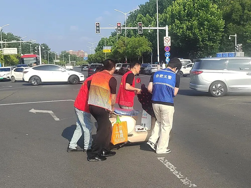 中考首日,磨店社区暖心护航-第31张图片-四季读书网 中考首日,磨店社区暖心护航-第31张图片-四季读书网